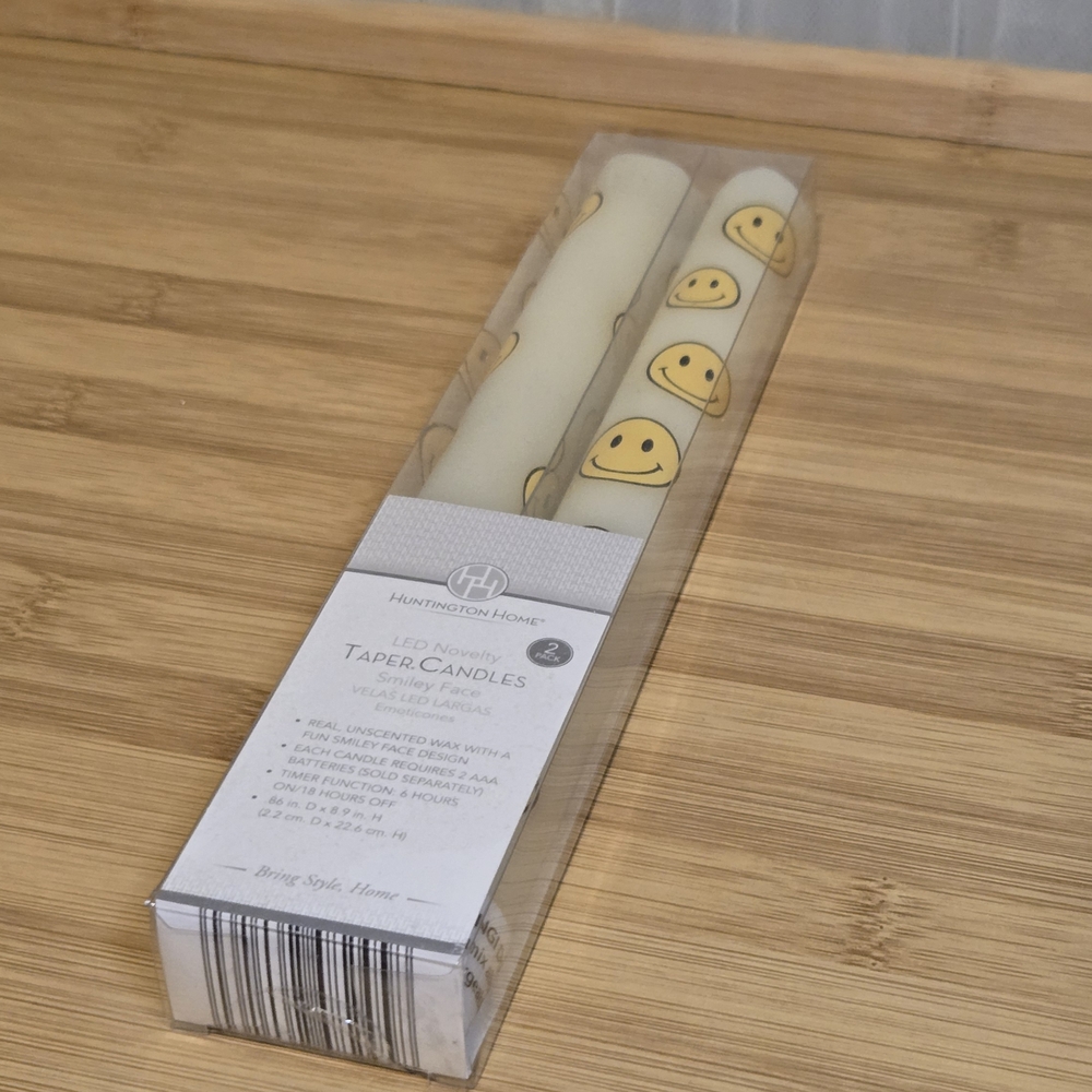 Huntington Home Smiley Face Taper Candles - White